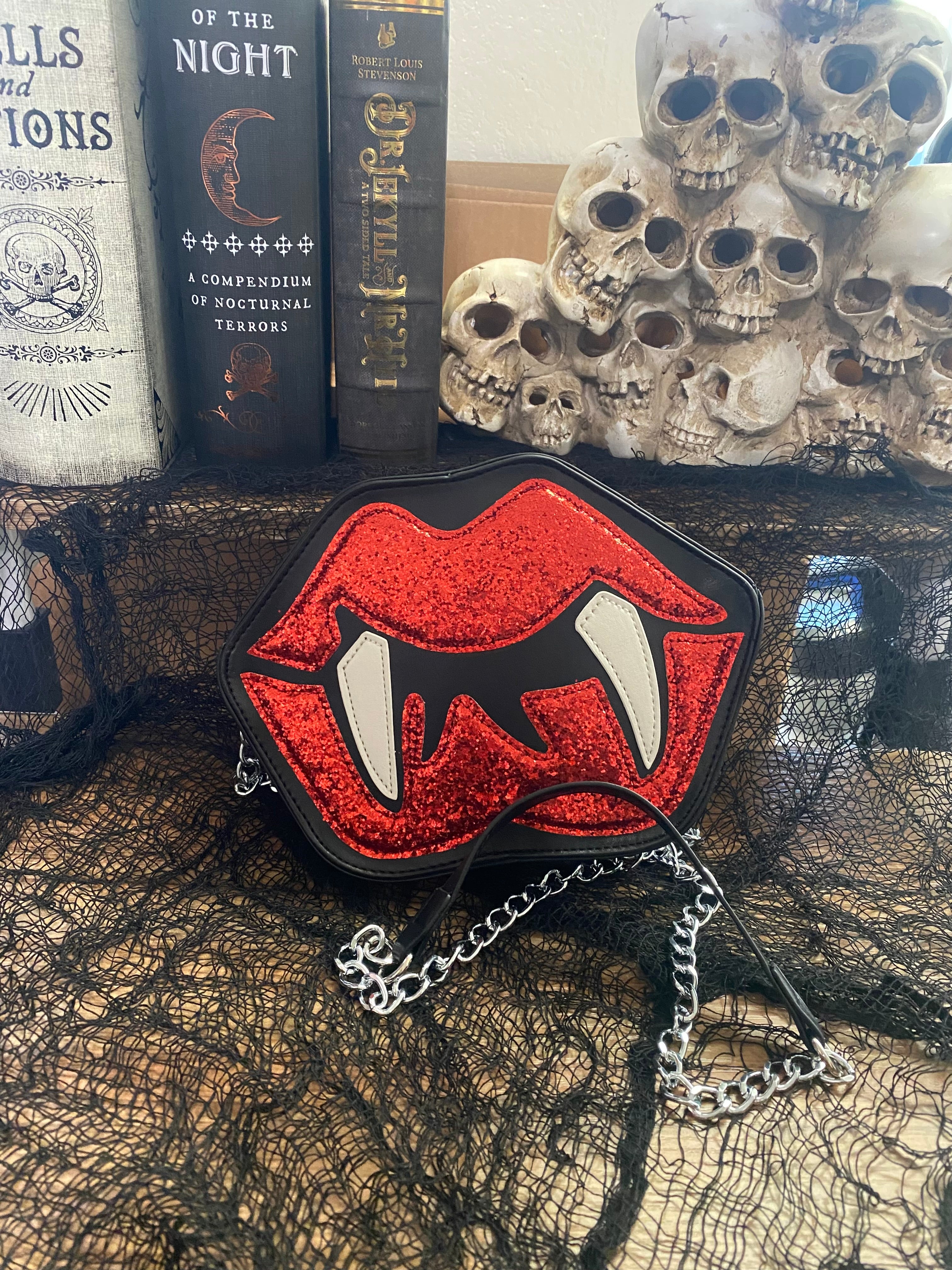 Vampire Lips Purse